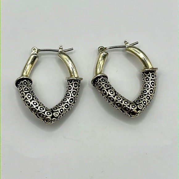 Premier Designs Earrings Tada Earrings. Antiqued Silver Plated Scroll Design - Picture 2 of 12